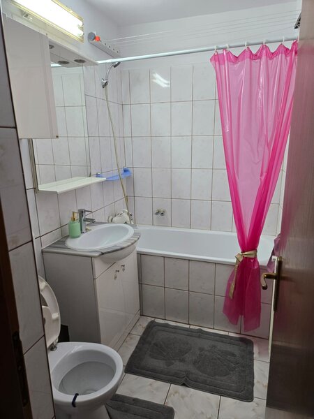 Cartier 23 August, parc, Gara Catelu, ap. 2 camere de vanzare